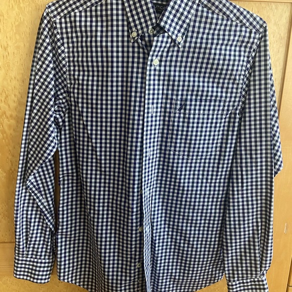 Men’s Nautica button down - Picture 3 of 3